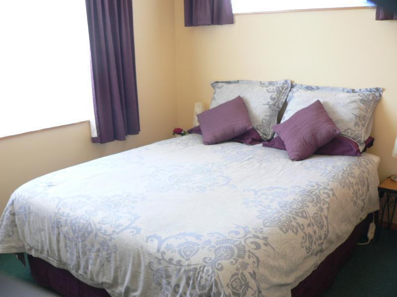 Brook House & 4*